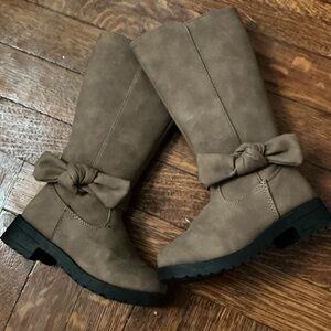Mudd Kids Tan Boots with Bow